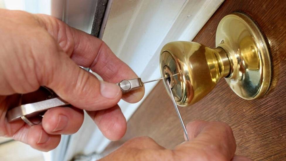 کلیدسازی شبانه روزی ایمن قفل در مشهد کلیدسازی شبانه روزی ایمن قفل در مشهد